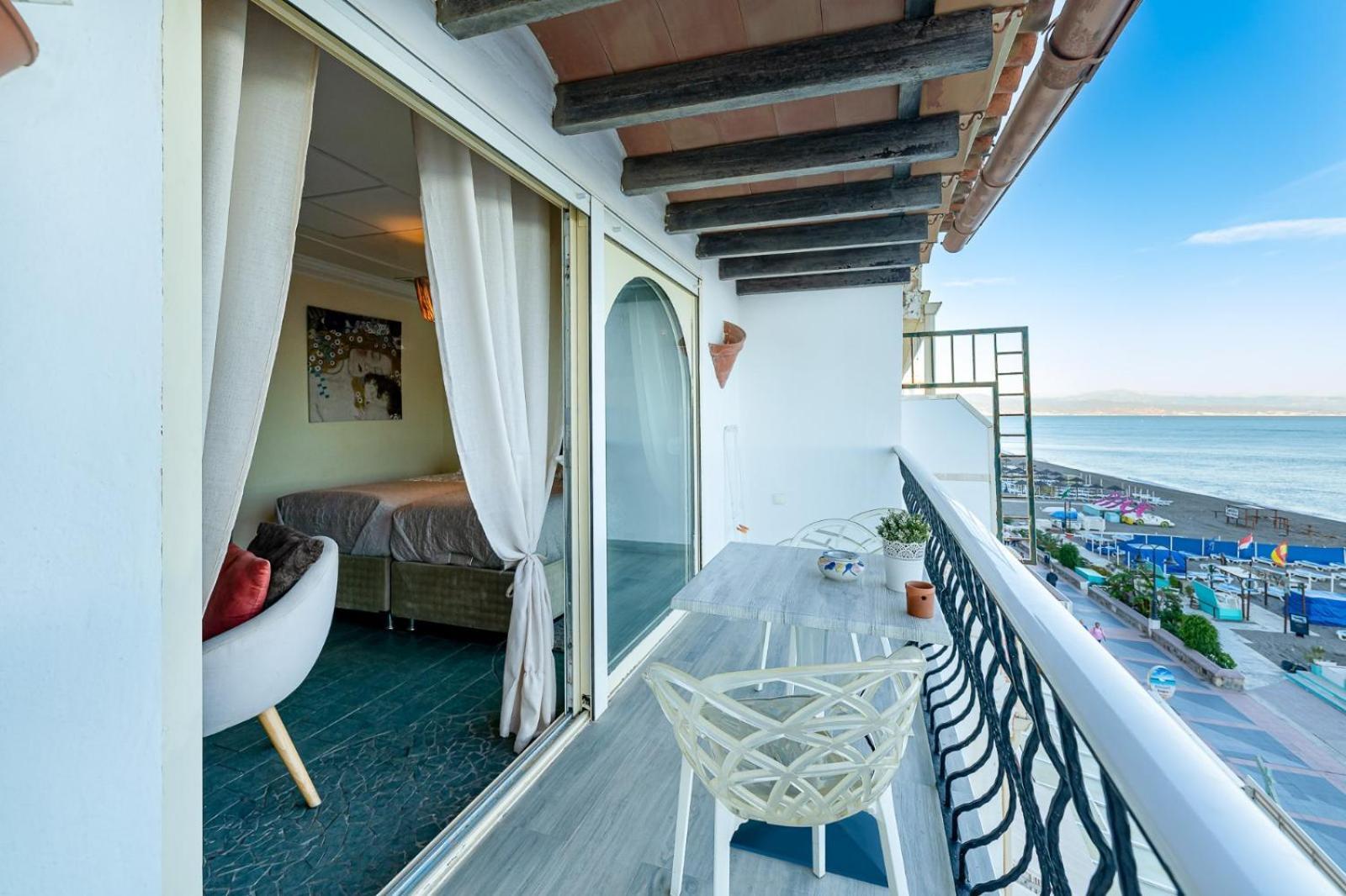 Hof Van Holland Carihuela Torremolinos Exterior photo